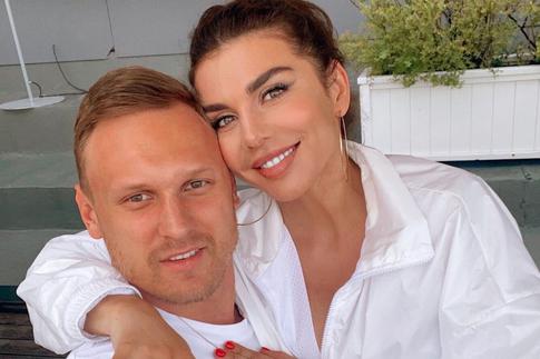 Пустили в дом аферистов: 5 звезд, которых обокрали помощники