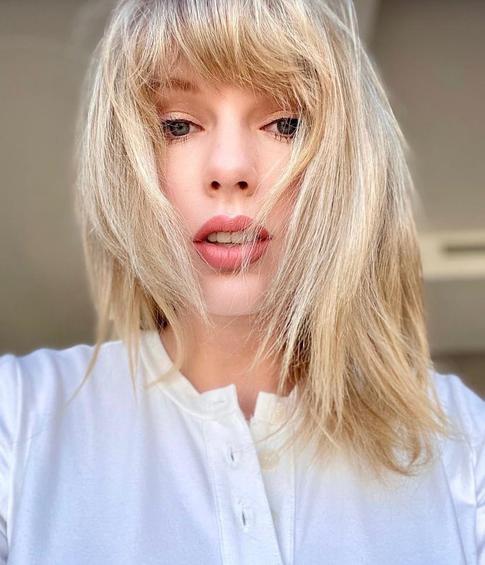 Певицы, которые совершенно не умеют танцевать