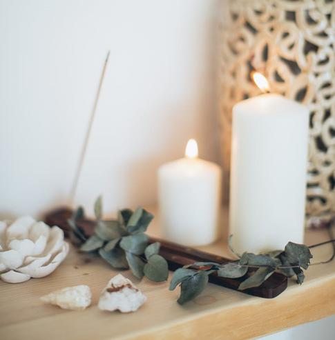 Парфюм для дома: как создать нужную атмосферу с помощью аромата