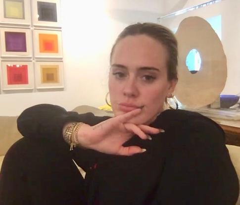 Без сахара и молока, но с фастфудом: как Адель избавилась от 45 килограммов