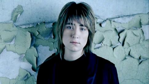 Бибер разбил телефон, Земфира довела до слез: звезды, которые не церемонятся с поклонниками