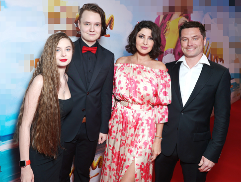 Кадры недели: Макеева показала будущую невестку, Королева считает себя «тупой»