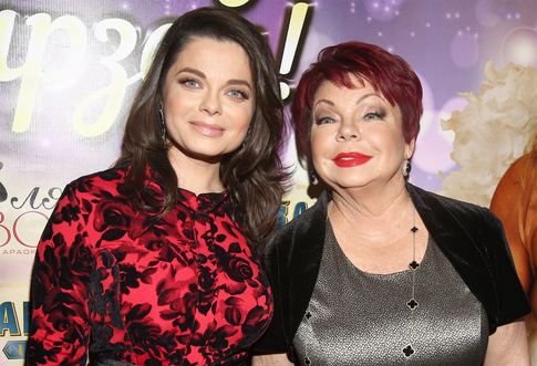 Маму Королевой требуют депортировать из США из-за танцев с украинским флагом