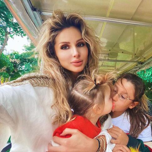 Лобода ответила на критику из-за настоящего имени младшей дочери