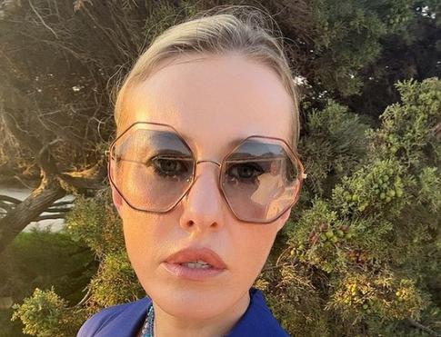 «Пухлые щечки»: Собчак удивила детским фото с 1 сентября