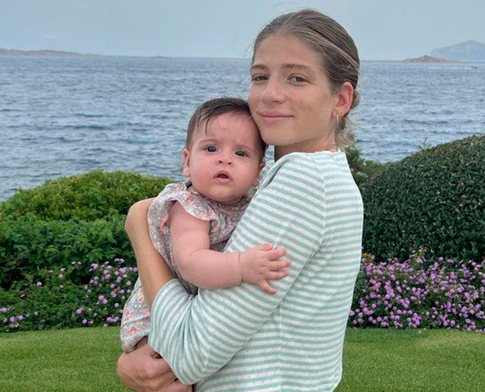 Дочь Аркадия Новикова похвасталась стройной фигурой после недавних родов