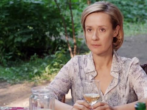 50-летняя актриса Евгения Дмитриева — впервые о своем муже, который младше на 19 лет и был ее студентом: «Я не боялась своего чувства к Володе»