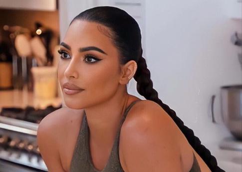 От армянской девочки до инста-дивы: эволюция пластических операций Ким Кардашьян