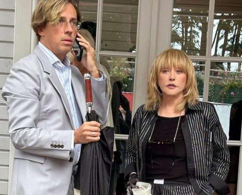 Галкин* ответил на слухи о бегстве в Латвию с семьей