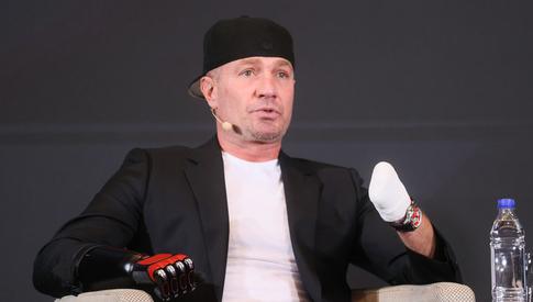 Костомаров выйдет на лед в шоу Авербуха на коньках