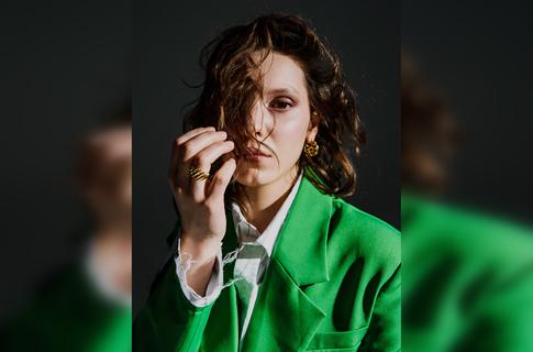 «В бесстыдстве кроется и свобода, и легкость» — Василиса Перелыгина о себе и творчестве