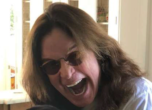 «Я должен был умереть»: Оззи Осборн вспомнил о годах алкоголизма и наркозависимости