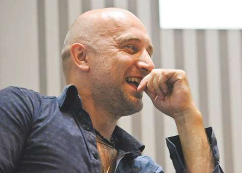 «Мне брезгливо»: писатель Прилепин о возвращении Пугачевой и Галкина в Россию