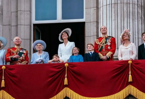 «Ножи вылезли наружу»: новый скандал с принцем Гарри и Меган Маркл