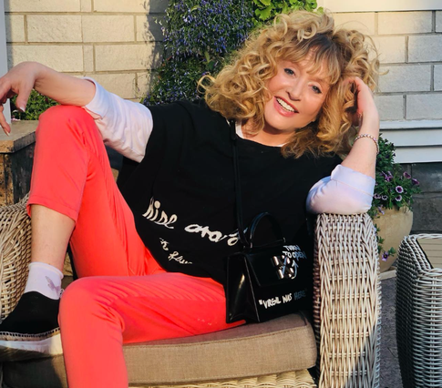 Новая песня и дешевая дача: новые подробности визита Пугачевой в Россию