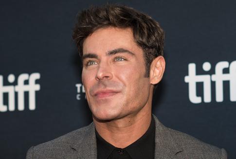 «Много думаю о тебе сегодня»: Зак Эфрон почтил память Мэттью Перри