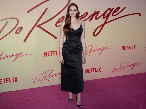 Звезду «Игры престолов» Софи Тернер застали за поцелуем с новым бойфрендом