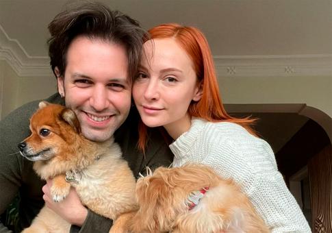 У звезд сериалов «Постучись в мою дверь» и «Черная любовь» матери оказались под завалами в Турции