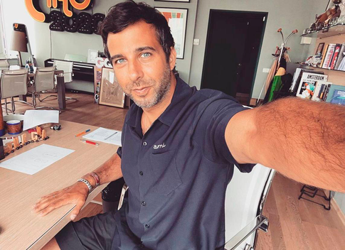 Алена Жигалова: «Ивану Урганту остается выступать у себя на кухне»