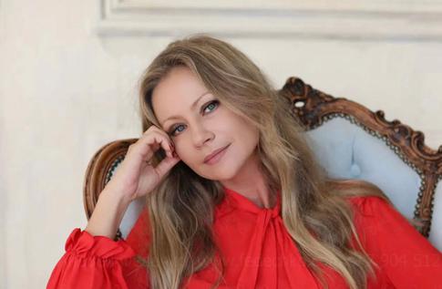 Мария Миронова возмутилась изгнанием со сцены Ахеджаковой: «Предел и черта, за которую заходить уже нельзя»