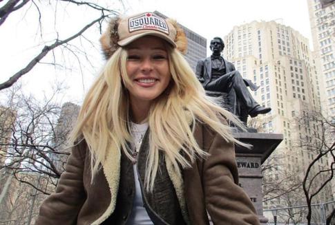 Ивлеева отдыхает в США с 20-летним актером, с которым вместе снялась в постельной сцене