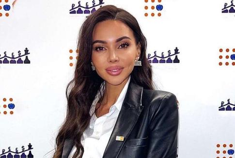 «Я хотя бы могу глотать и дышать»: Оксана Самойлова снова оказалась на больничной койке