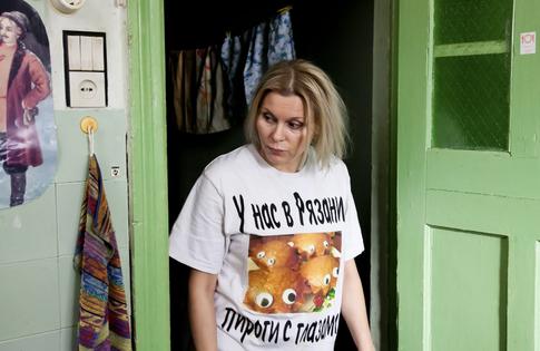 «Я почти всех друзей перехоронила и сама чуть не сдохла»: звезды, которые побороли алкоголизм