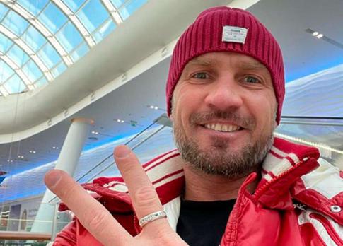 Навка сообщила об улучшении состояния Костомарова: «Говорил с юмором, в его голосе был оптимизм»