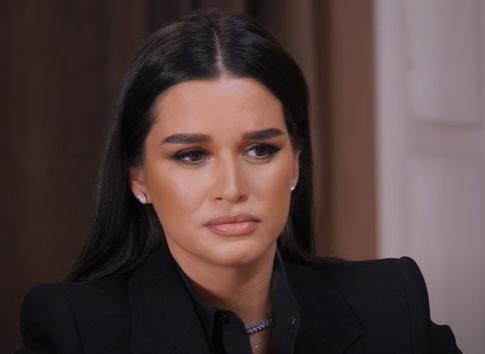 Бородина с помощью детективов узнала об изменах Омарова: «Я за 15 минут собрала его вещи в мусорные мешки»