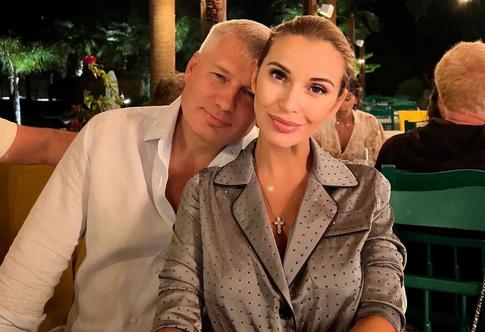 Муж Орловой пытается приобщить ее к спорту: «Я сроду не была в зале»