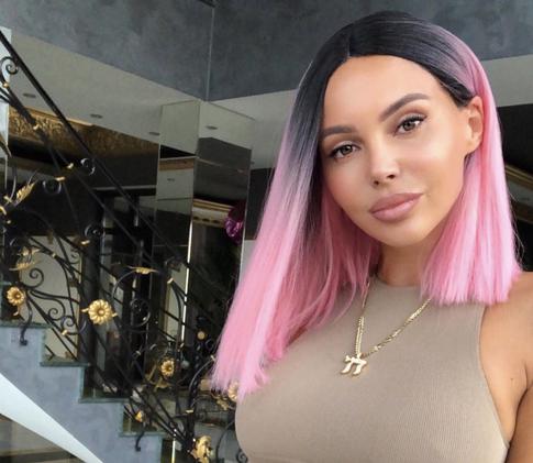 Оксана Самойлова показала результат пластики лица своей мамы