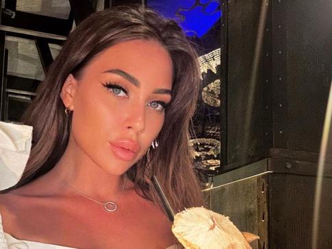 Вернувшаяся из романтического путешествия Алена Рапунцель показала подросших детей