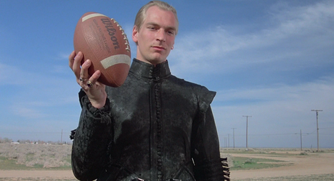 На месте пропажи актера Джулиана Сэндса обнаружены человеческие останки