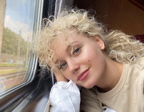 Новое фото Асмус с бойфрендом поразило пользователей Сети: «У тебя же дочь»