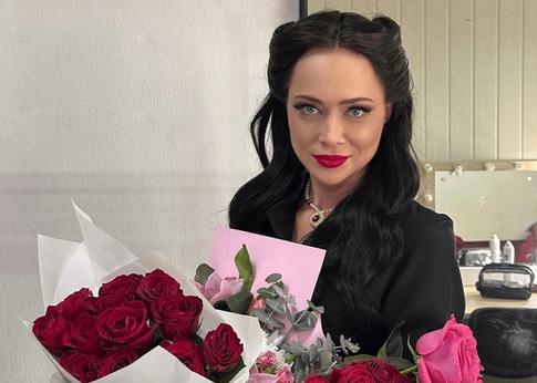 Самбурская поразила пикантными снимками: «Испанская сеньорита»