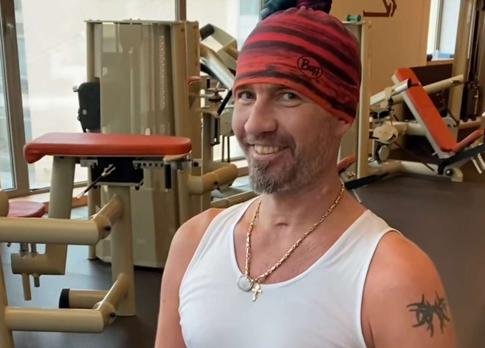 Кадры недели: Сын Джигарханяна пришел на модный показ, Костомаров вышел на лед