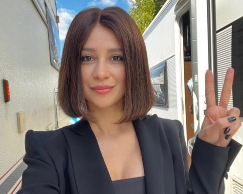 Равшана Куркова впервые показала новорожденную дочь