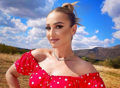 «Ее позорят, а ей хоть бы что»: новое фото Бузовой разозлило ее подписчиков