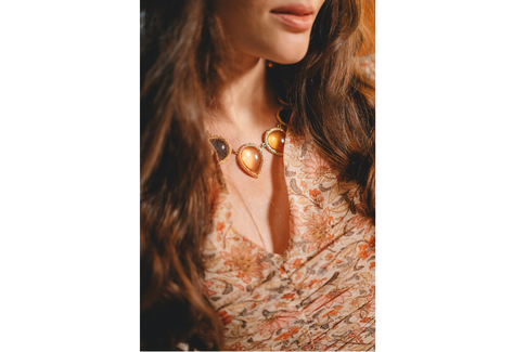 Какие основные ошибки допускаются в уходе за зоной декольте