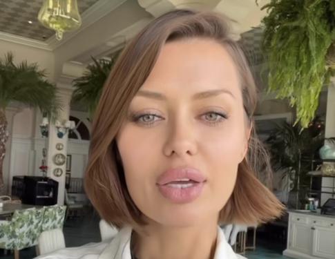 Пластический хирург рассказал, делала ли Боня ринопластику