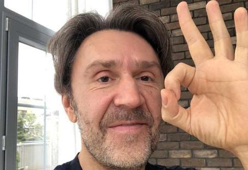 Шнуров попросил прощения за отмену концерта в Москве