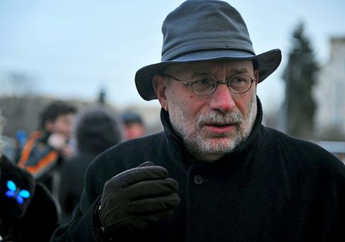 Бориса Акунина объявили в розыск