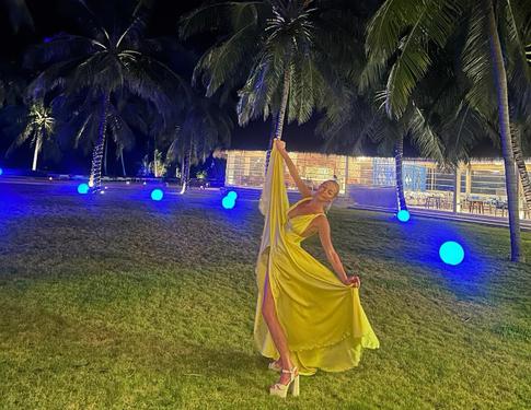 «Вы живете в другом мире»: Волочкова обматерила журналистов