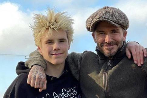 19-летний сын Дэвида Бекхэма не мог оторваться от возлюбленной во время отдыха на яхте