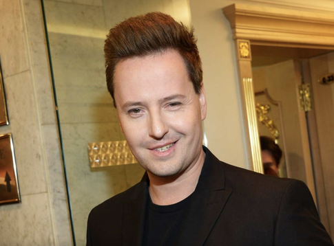 Спасался от слепоты: певец Витас перенес несколько операций на глаза