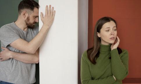 Деньги, несовместимость и другие неочевидные причины, почему долгий брак заканчивается разводом