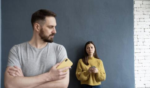 Критика, насилие и другие вещи, которые никогда нельзя прощать мужчине