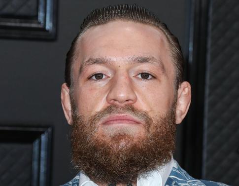 Вынесено решение по делу Макгрегора об изнасиловании: его девушка в слезах