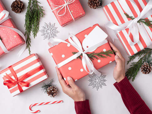 Запасные подарки: что нужно иметь под рукой, чтобы не ударить в грязь лицом