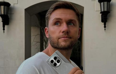 Соколовский поделился милым видео с сыном: «В его глазах можно утонуть!»